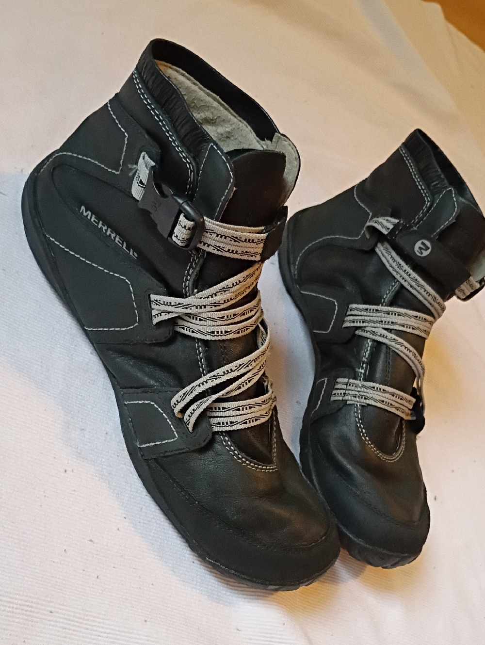 Merrell Power Play Glove In Black High Top Barefoot Sneaker